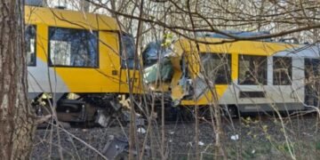 Două trenuri locale s-au ciocnit frontal în Danemarca