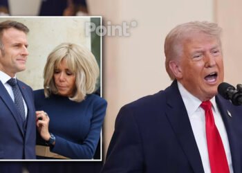 Moment stânjenitor pe scena politică: Donald Trump îl ironizează pe Emmanuel Macron și readuce în prim-plan „episodul palmei”