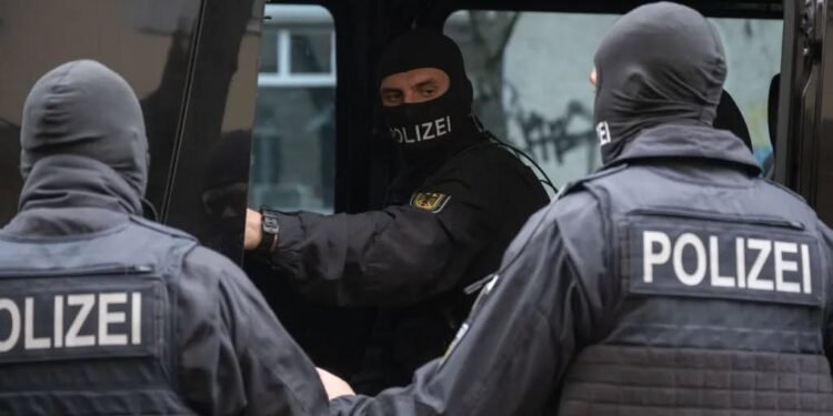 Atac terorist pregătit de un puști de 17 ani
