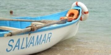 CEO concediază oameni, închide cariere, dar caută salvamar