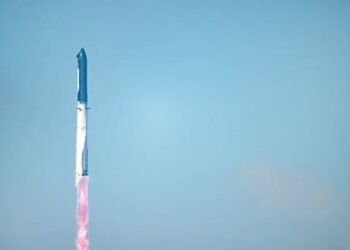 SpaceX, compania lui Elon Musk, a lansat cea mai mare și mai puternică rachetă din istorie