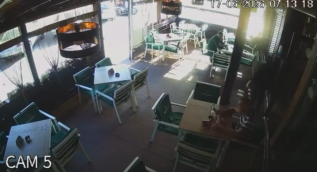 Geamurile unei pizzerii au fost făcute țăndări