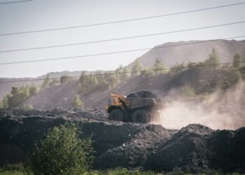 Acces blocat de cetățeni spre cariera de cărbune