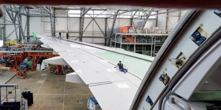 Fisuri în structura aripilor la avioanele Airbus