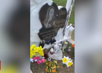 Mister înfiorător la mormântul tinerei ucise de Emil Gânj! Lanț pe cruce și șosete bărbătești au băgat spaima în familie
