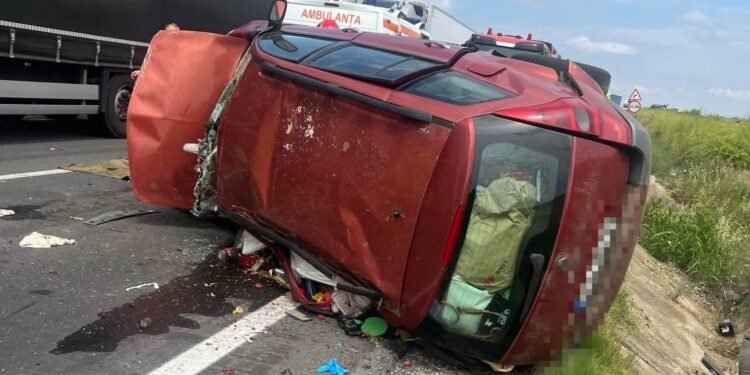 Un copilaș de 11 ani a murit sub ochii tatălui său