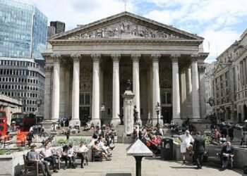 Banca Angliei avertizează că inteligenţa artificială reprezintă un risc tot mai mare