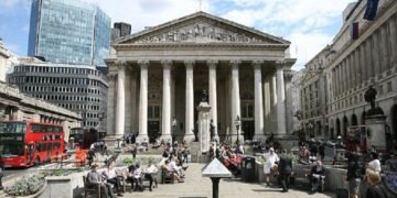 Banca Angliei avertizează că inteligenţa artificială reprezintă un risc tot mai mare