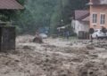 Rupere de nori, viituri cu buşteni, pietre şi nisip