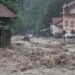 Rupere de nori, viituri cu buşteni, pietre şi nisip