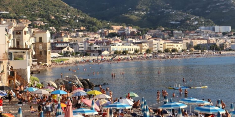 Cod roșu, căldură extremă în Italia