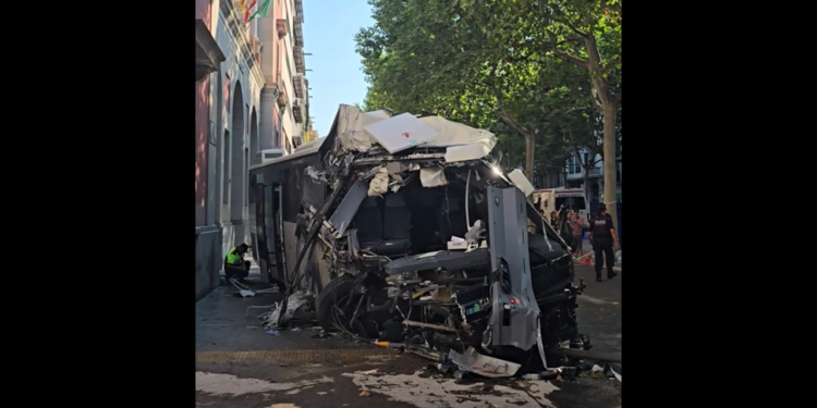 Autocar scăpat de sub control
