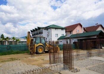 Zeci de locuri de muncă la Motru și Tismana