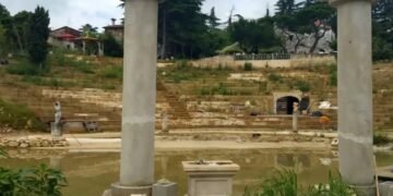 Un italian a construit un „teatru antic” fals și a cerut până la 40 de euro pentru a fi vizitat
