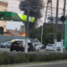 Incendiu puternic lângă o benzinărie MOL din Târgu Jiu. Stația GPL, în apropierea zonei afectate