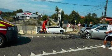 Accident cu patru mașini în Gorj. Două persoane, grav rănite. Trafic blocat între Târgu Jiu și Motru