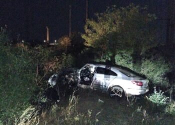 Băiat de 17 ani, decedat la volan. Fratele mai mic, în mașină!
