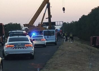 Autocar răsturnat – 12 decese, zeci de răniți