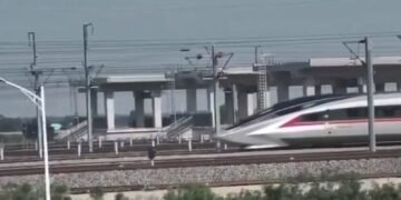 China a testat un vehicul feroviar experimental maglev care a atins 800 km/h în 5,3 secunde