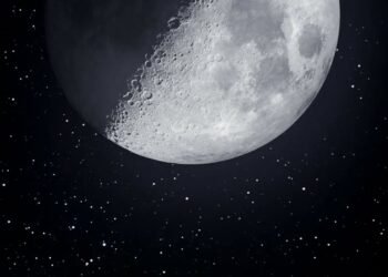 O rachetă SpaceX scăpată de sub control s-a ciocnit de Lună