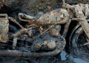 Motocicletă din al Doilea Război Mondial, găsită în Dunăre la Budapesta