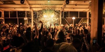 Minoră beată la un club din Târgu Jiu