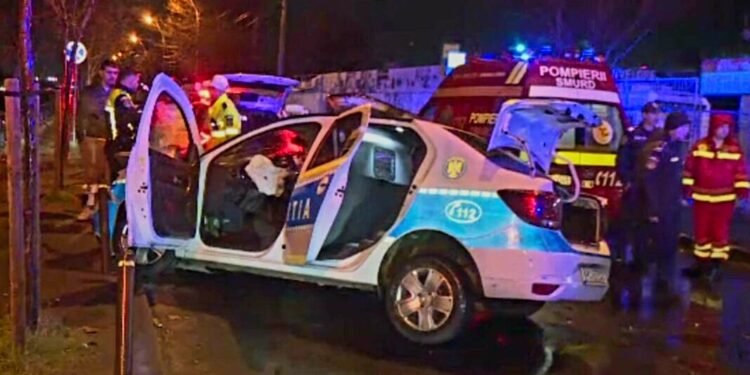 Accident cu autospeciala Poliției