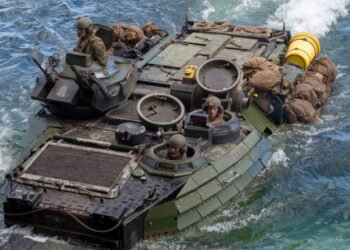 Amfibii de asalt AAV-7 pentru Forţele Navale Române