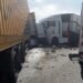 Microbuz strivit între două TIR-uri. Două pasagere au murit!