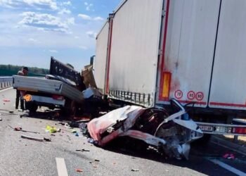 Trei oameni au murit într-un accident cumplit