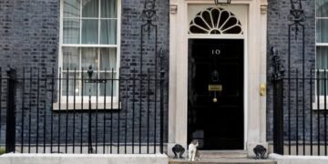 Un diplomat american, implicat într-un dosar de pedofilie, a fost scos pe furiș din Londra