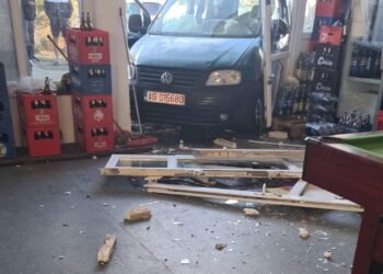 A evadat din arest și a făcut accident în Gorj