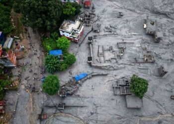 Mii de dispăruți după inundațiile din Nepal