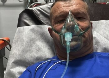 Primarul a gonit spre foc ca să salveze casele oamenilor și a rămas fără permis