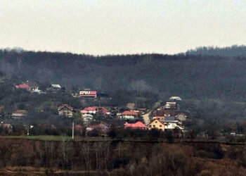 Sat în pericol după închiderea unei cariere miniere. O haldă riscă să o ia la vale spre casele oamenilor: „O să fie ca la Seciuri”