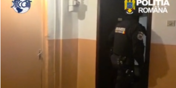 Barmani ziua, traficanți de canabis după evenimente? Doi tineri de 24 de ani, săltați de DIICOT