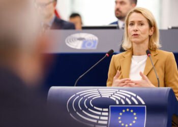 Statele Unite, acuzate că încearcă să determine Ucraina să capituleze în fața Rusiei