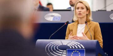 Statele Unite, acuzate că încearcă să determine Ucraina să capituleze în fața Rusiei