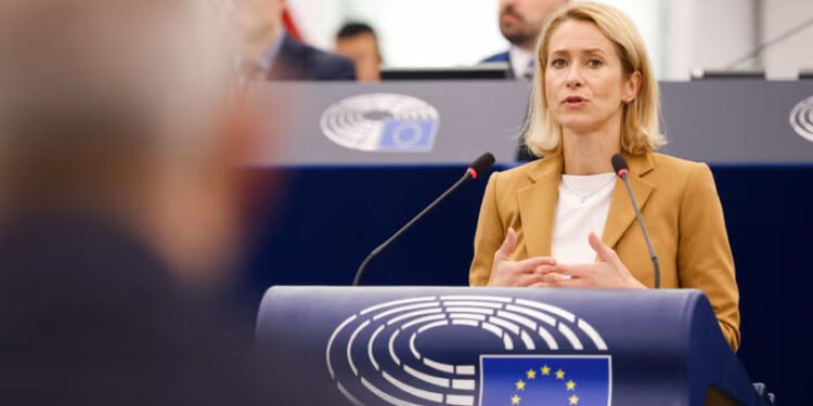Statele Unite, acuzate că încearcă să determine Ucraina să capituleze în fața Rusiei
