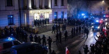 Curtea Constituțională, confiscată de Tusk
