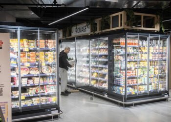 Atac cibernetic asupra supermarketurilor din Franţa: Tone de alimente, distruse