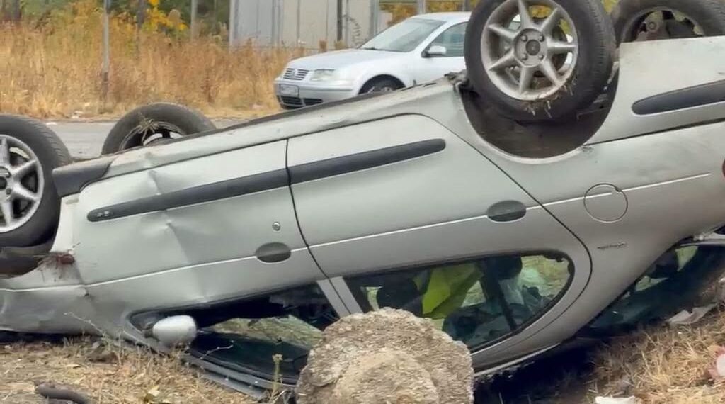 Mașină răsturnată pe DN 6, între Drobeta-Turnu Severin și Șimian! O persoană a fost rănită