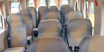 Scandal în Autogara Târgu Jiu! Un pasager beat a sărit la bătaie după ce șoferul l-a trezit să coboare