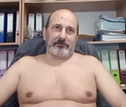 Fost angajat al Inspectoratului Școlar Gorj, după gratii pentru pornografie infantilă. Arestat după o anchetă începută în urmă cu opt luni
